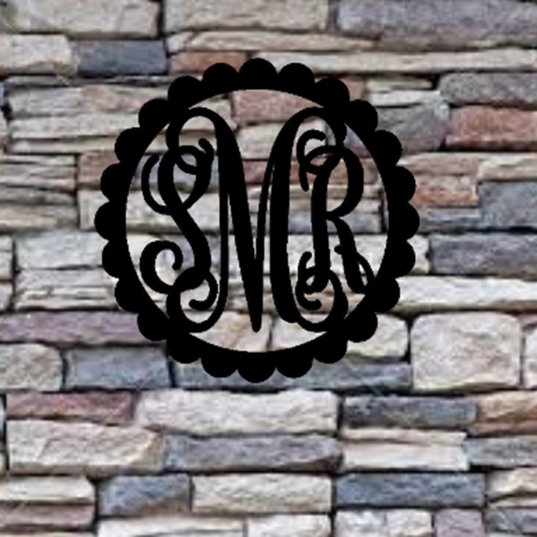 Scalloped 3-Letter Monogram Door Hanger – Wood Sign